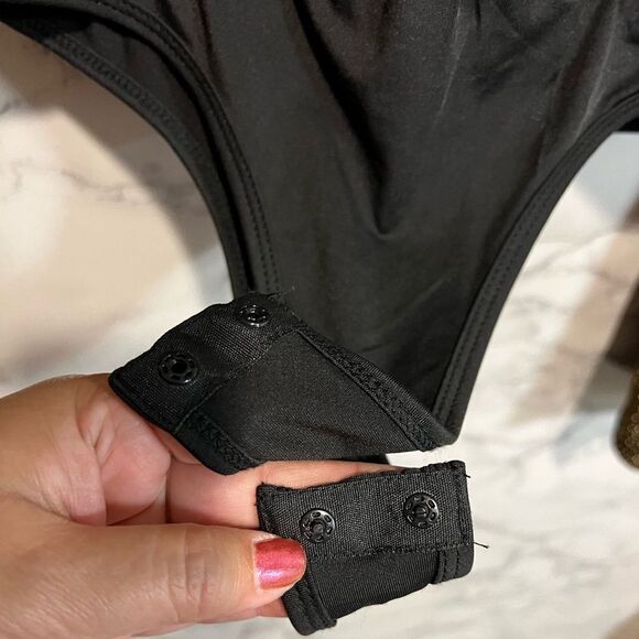 Steve Madden womens gold glitter faux wrap bodysuit Size M long sleeve - Picture 6 of 10